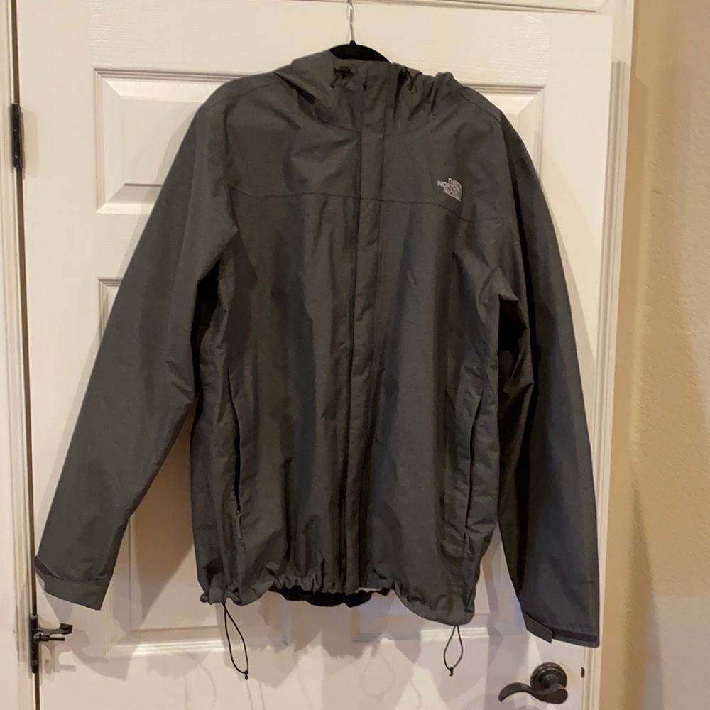 Men’s North Face light jacket/rain coat